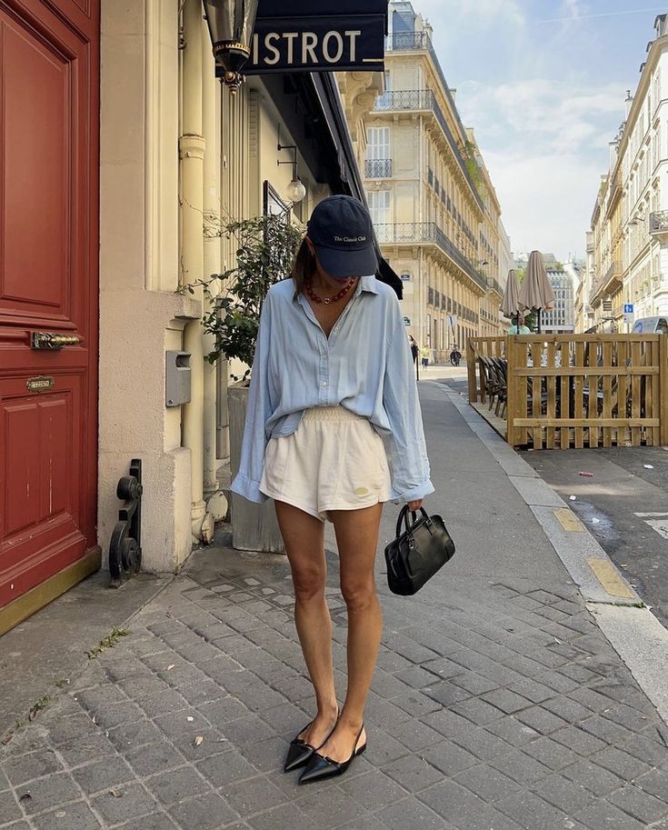 Outfit With Shorts, Casual Chic Denim, Look Hippie Chic, City Break Outfit, Fest Outfits, Style Casual Chic, European Summer Outfits, Fashion 90s, Europe Outfits