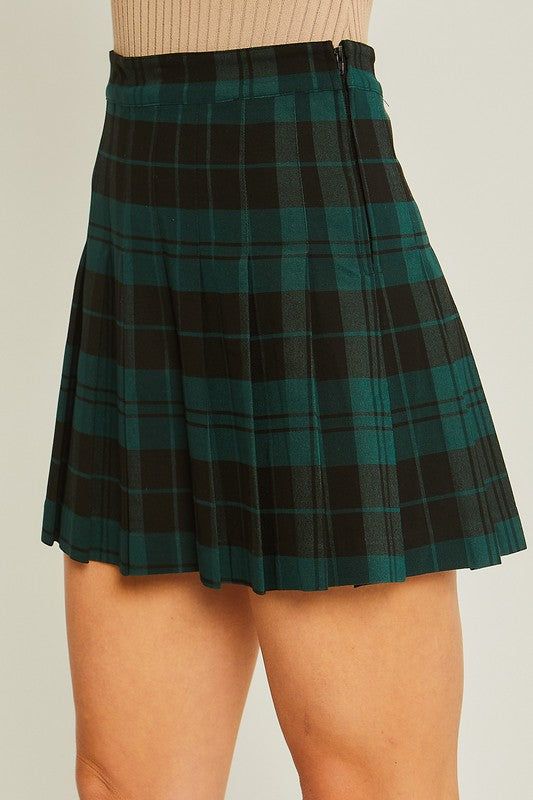 Plaid Has Never Been Out Of Style. Stay Trendy This Fall/Winter Season With This Beautifully Made Skirt. Features: Back Zipper, Plaid Print, And A Pleated Detailing. Green Plaid Skirt, Almost There, Halloween 2024, Plaid Mini Skirt, Plaid Skirt, Fall Fashion Outfits, Green Skirt, Plaid Skirts, Green Plaid