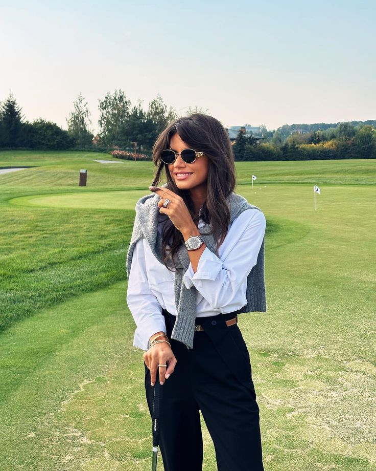 Todas as publicações • Instagram Skandinavian Fashion, Golf Outfits Women, Causual Outfits, Mode Inspo, Classy Women, Fashion Mode, Mode Inspiration, Golf Outfit, Elegant Outfit