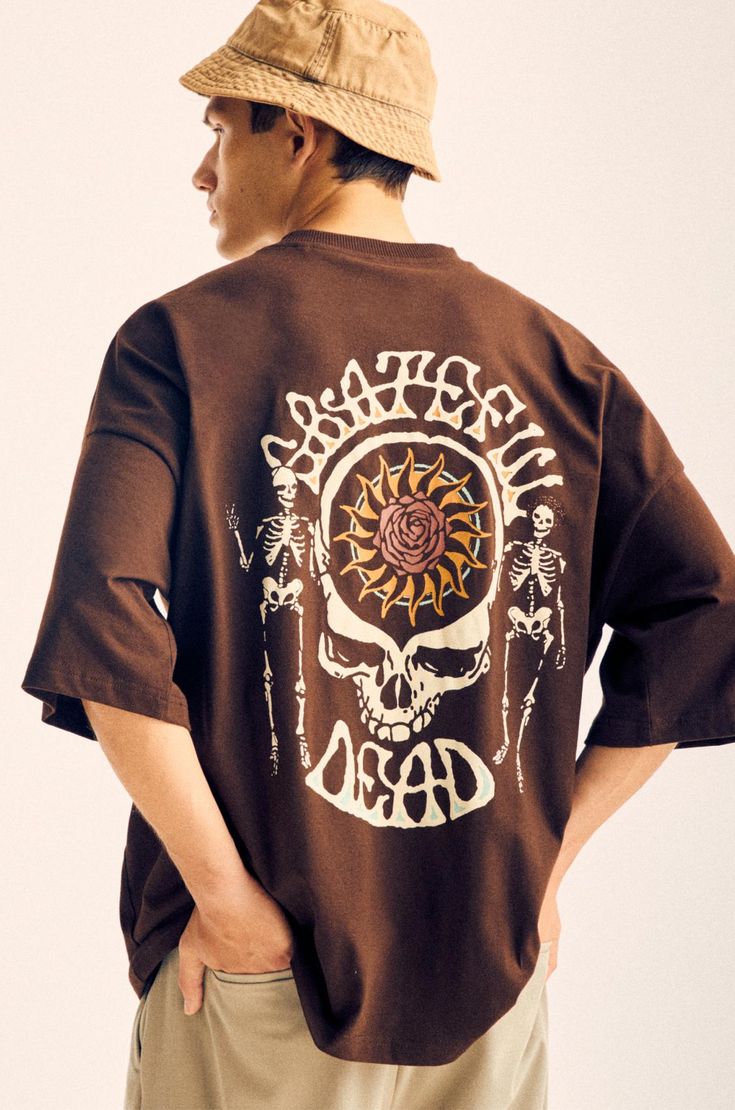 Anime Tshirt, Long Sleeve And Shorts, Pull N Bear, Men's Graphic T Shirt, Tee Shirt Homme, Vest Fashion, Spring Shirts, Men's Wardrobe, Grateful Dead