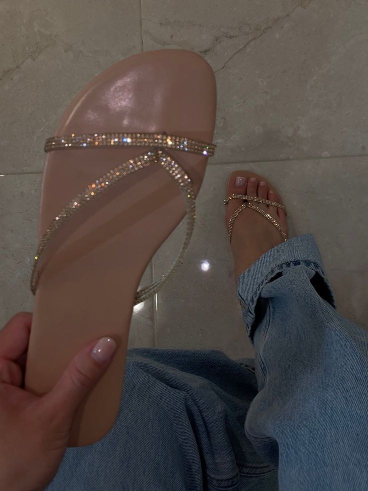 Sizing: recommended to size up 1 size - Thong toe - Embellished sparkly design - Approx. 1" heel Rhinestone Slides, Sparkly Sandals, Rhinestone Flats, Classy Shoes, Rhinestone Sandals, Pink Sparkle, Simple Trendy Outfits, Rhinestone Studs, Wide Boots