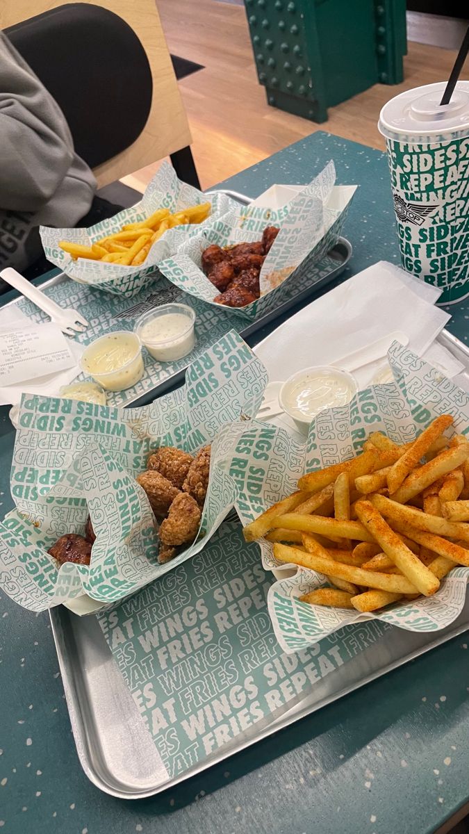 Wing stop boneless korean Q and parmesan with cajun fries and ranch 🫶🏼 Wing Stop, Cajun Fries, Chicken And Chips, Food L, Food Babe, Food Therapy, Food Obsession, Food Cravings, I Love Food