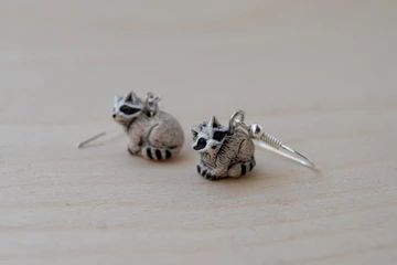 Hunger Games Jewelry, Cute Arrow, Animal Themed Jewelry, Woodland Earrings, Woodland Jewelry, Real Leaf, Spider Earrings, Artist Supplies, Arrow Earrings