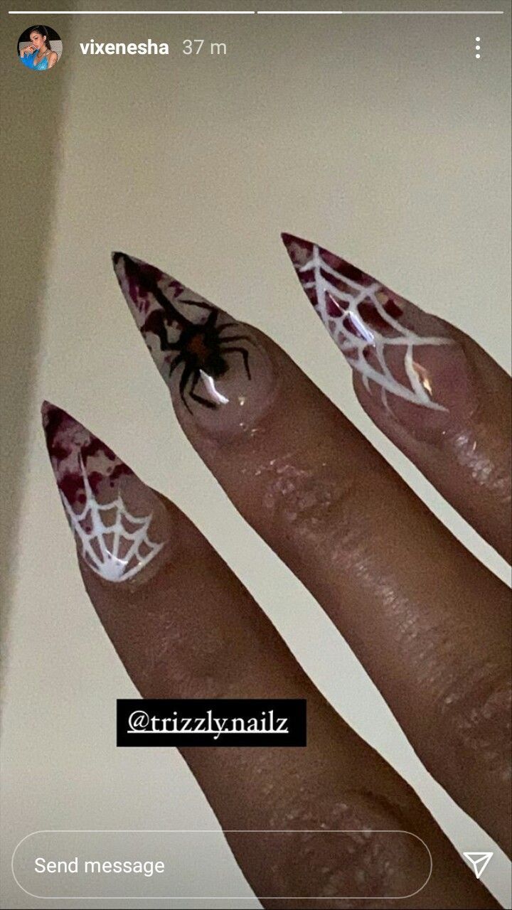 Corpse Bride Nails, Easy Halloween Nails, Spider Webs Halloween, Nails For Beginners, Fun Halloween Nails, Blood Nails, Bat Nails, Halloween Nails Easy, Pointy Nails