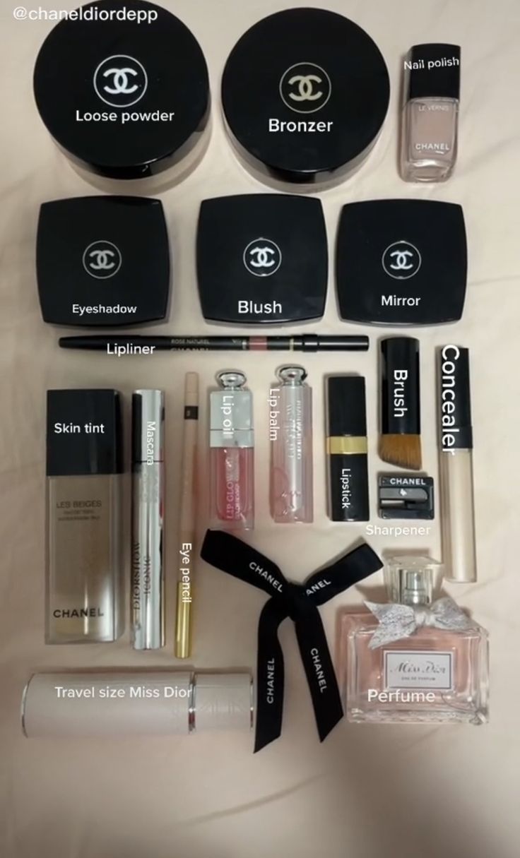 Chanel Perfume Travel Size, Chanel Makeup Products, Chanel Makeup Set, Chanel Products, Ace Design, Channel Makeup, Diesel Bag, Makeup Prices, Chanel Cosmetics