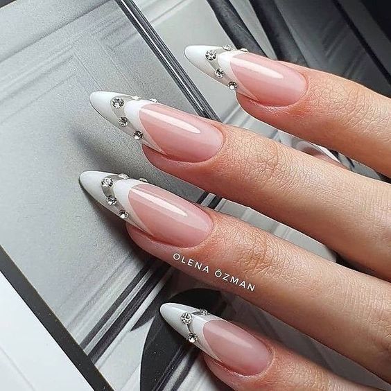 Airbrush Nails, Nails Design With Rhinestones, Almond Nails Designs, Pretty Nail Art Designs, Nails 2022, Nails Only, Bride Nails, Trendy Nail Design, Glam Nails