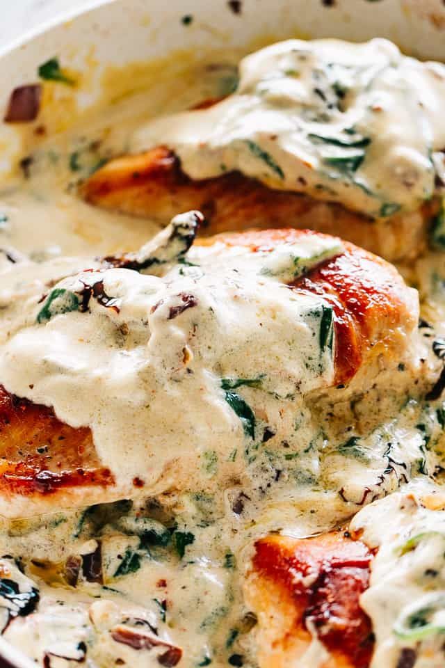 You'll love this easy chicken breast recipe! Seared chicken breasts served in a creamy sauce packed with sun-dried tomatoes, dried herbs & fresh spinach. #chickenbreasts #chickenrecipes #creamy #tuscan #tuscanchicken #spinach #tomatoes #sundriedtomatoes #keto #ketorecipes #lowcarbrecipes #dinnerideas #dinnerrecipes #30minutemeals #easydinner #easyrecipes Creamy Tuscan Chicken Recipe, Creamy Tuscan Chicken, Whole30 Dinner Recipes, Seared Chicken Breast, Seared Chicken, Easy Chicken Breast, Chicken Breast Recipes Easy, Easy Chicken Dinner Recipes, Tuscan Chicken