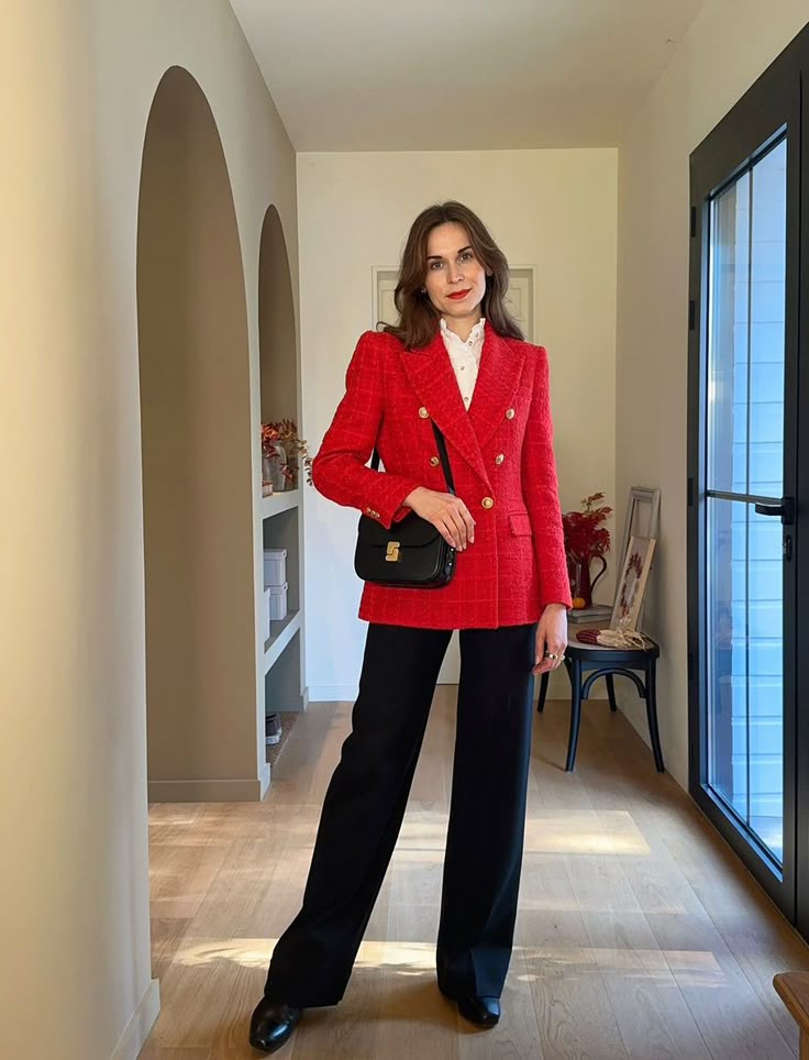 Red Blazer Outfit For Work, Red Vest Outfit, Tweed Blazer Outfit, Red Jacket Outfit, Red Blazer Outfit, London Outfit, Business Outfits Women, Blazer Outfit, Causal Outfits