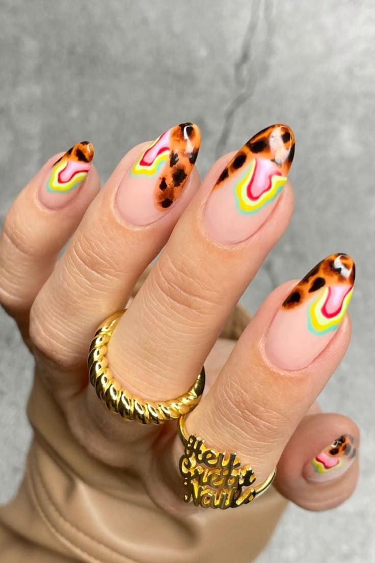 📸 heygreatnails “Tortoiseshell nail art has literally gone viral,” says Amy Rickaby, whose tortie designs on her Instagram, @beautyworksbyamy, have been shared, duplicated and reshared countless times. “It’s one of the most versatile print designs to do,” she adds. Which means it’ll match whatever you pick out of your wardrobe perfectly. Nail Design Glitter, Animal Print Nails, Funky Nails, Pretty Acrylic Nails, Dope Nails, Short Acrylic Nails, Creative Nails, Cute Acrylic Nails, Perfect Nails