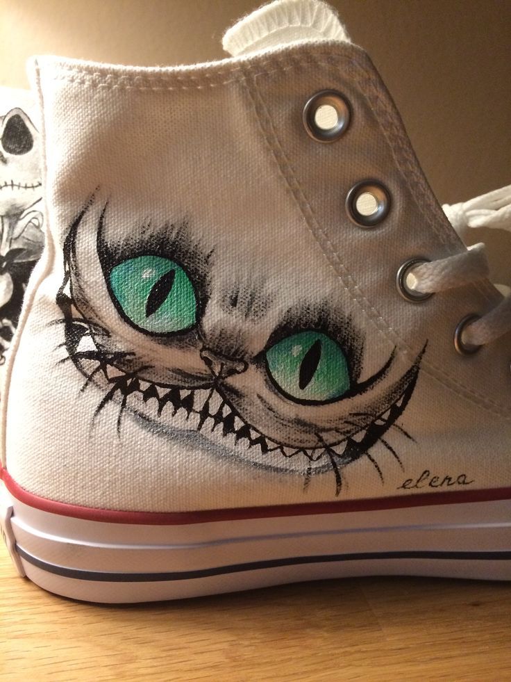 Shoes Art Painted, Painted Shoes Diy Ideas, Shoe Art Diy, Converse Custom Art, Drawing On Shoes Ideas, Custom Painted Shoes Ideas, Hand Painted Shoes Ideas, Converse Painting Ideas, Painted Shoes Ideas