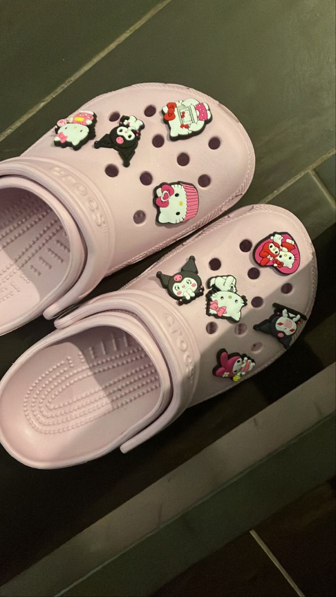 Girly Crocs, Light Pink Crocs, Hello Kitty Crocs, Styling Crocs, Images Hello Kitty, Pretty Sneakers, Crocs Fashion, Pink Crocs, Pretty Shoes Sneakers