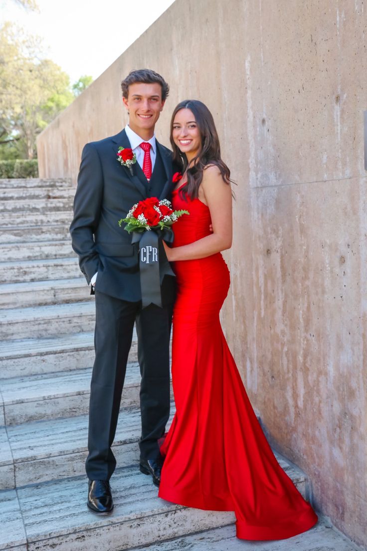 Tux With Red Dress Prom, Matching Prom Couples Red, Prom Red Couple, Red Prom Ideas For Couples, Red Prom Pictures Couples, Red Prom Looks Couple, Red Prom Dress And Date, Red Prom Looks For Guys, Red Prom Dress Pictures