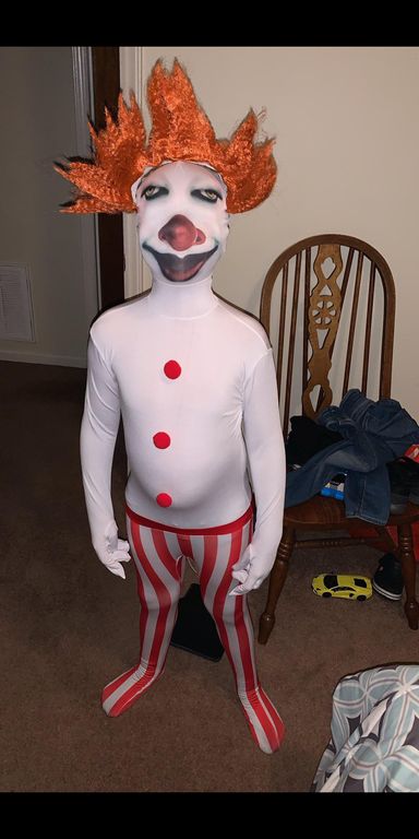 This Pennywise halloween costume : CrappyDesign | Pennywise halloween ...