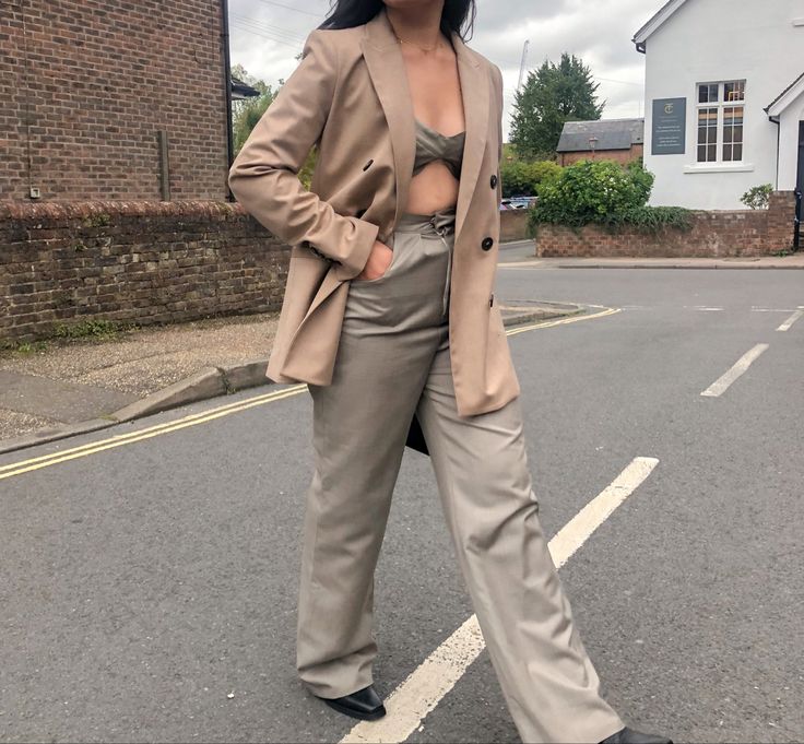 Matching suit set boss babe city outfit inspo City Outfit, Outfit Matching, City Outfits, Suit Set, Boss Babe, Khaki Pants, Trench Coat, Outfit Inspo, Pants