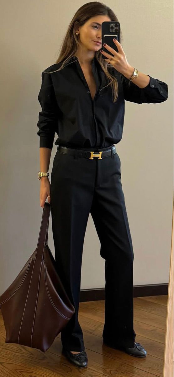 Olivia Palermo Style 2024, Business Women Outfits Classy, Mocassin Outfit Winter, Office Outfits 2024, Radical Chic Outfit, Modern Professional Outfits Women, Black Business Casual Outfits, Monday Outfit For Work, All Black Business Casual Outfits