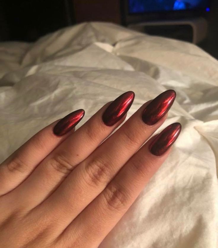 Metallic red nails Xmas Nails Red, Red Xmas Nails, Nails Red Chrome, Nails Deep Red, Christmas Nails 2022, Red And Silver Nails, Indiekid Aesthetic, Black Chrome Nails, Hslot Outfit