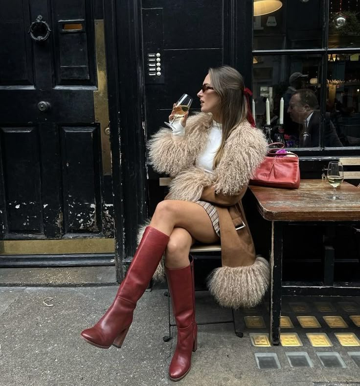 Red Knee High Boots Outfit, Burgundy Boots Outfit, Red Boots Outfit, Red Knee High Boots, Casual Dinner Outfits, Casual Dinner Outfit Summer, Heels Boots Outfit, Chica Chola, Dinner Outfit Casual