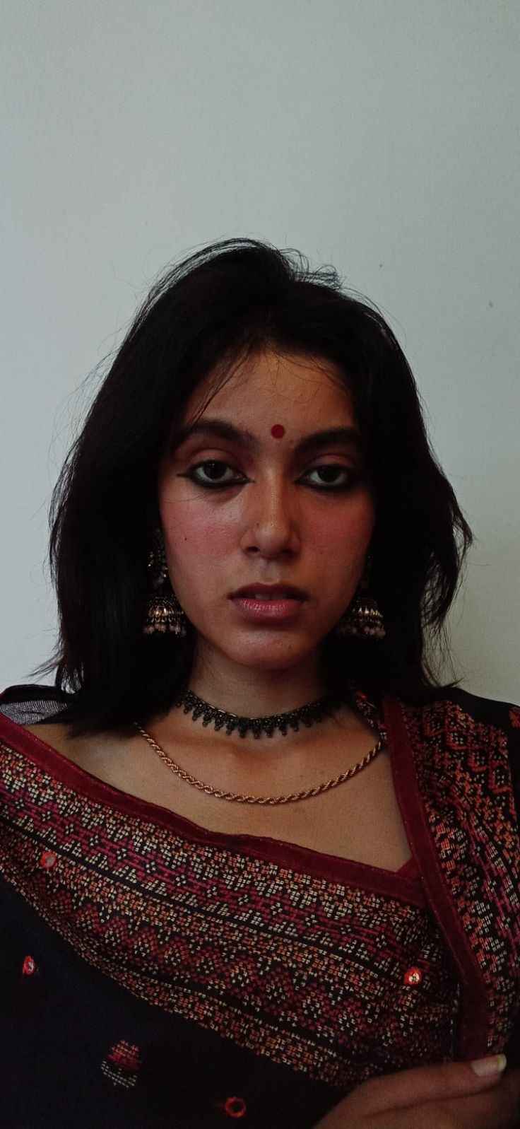 bengali woman with her dramatic eye makeup ;something to enhance ... Bengali Kajal Eye Look, Bengali Woman Aesthetic, Bengali Makeup Look Simple, Bengali Eye Makeup, Bengali Makeup Look, Bengali Makeup, Bengali Woman, Bengali Look, Bengali Aesthetic