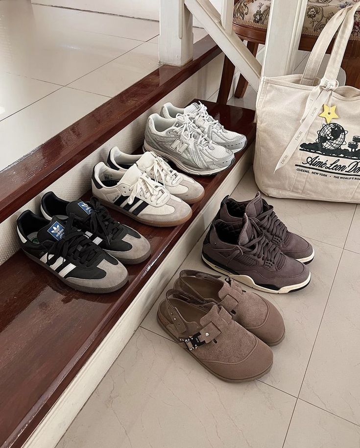 Stockholm Lifestyle, Shoe Rotation, Sneaker Rotation, 2024 Shoes, Samba Og Shoes, Adidas Sambas, Pretty Shoes Sneakers, Adidas Samba Og, Hype Shoes