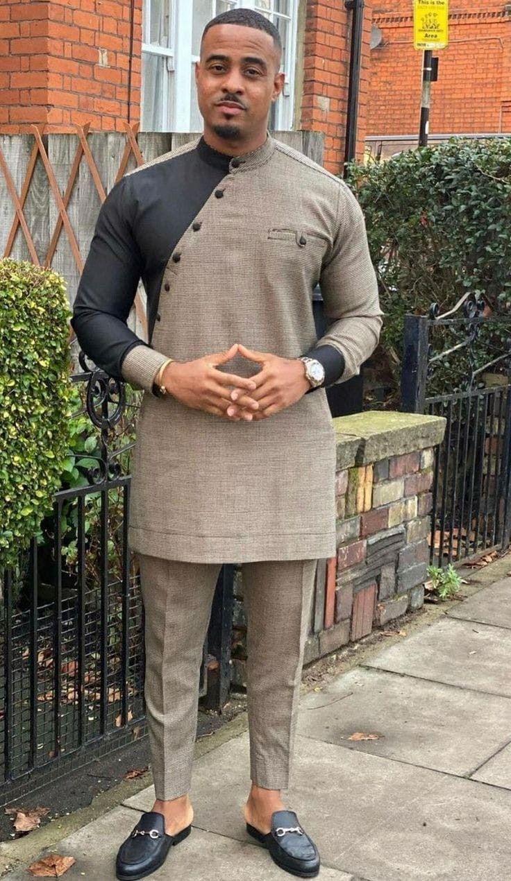 Men African Wear, Latest African Wear For Men, Mens Traditional Wear, African Wear For Men, Men Kaftan, Senator Wears, Nigerian Men Fashion, African Wear Styles For Men, African Attire For Men