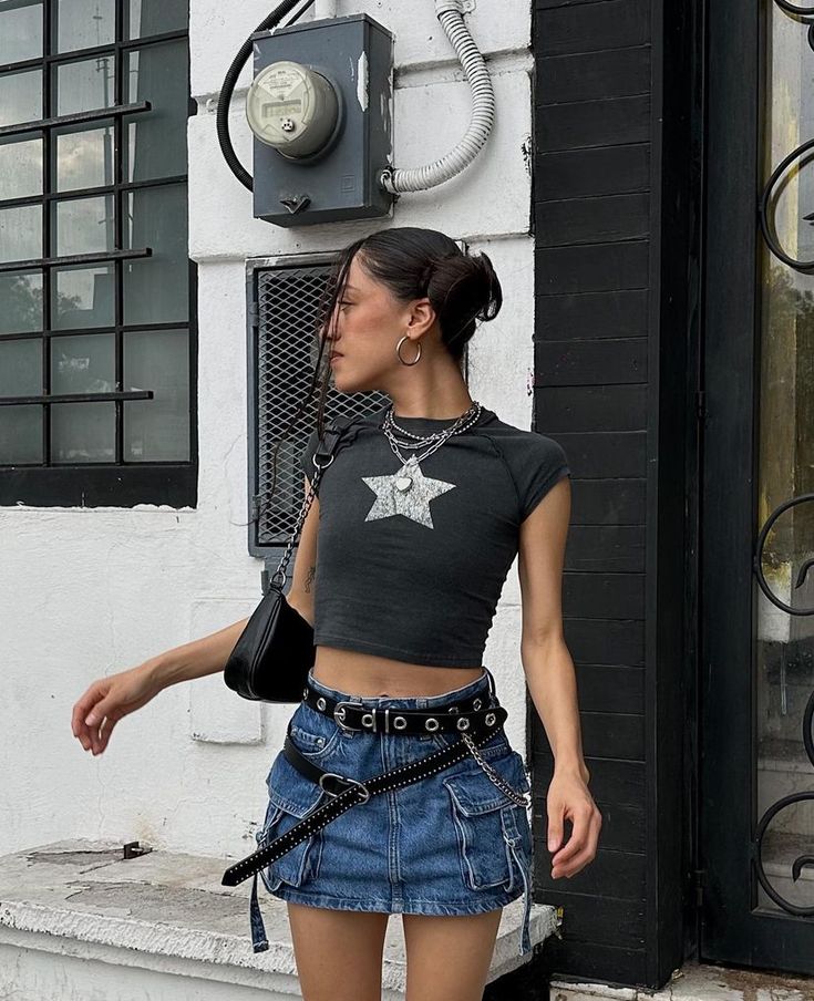 Troye Sivan Concert Outfit, Rock Outfits For Women Concert, Bershka Outfit, Cargo Skirt Outfit, Queer Style, Trend Jeans, Barbie Quotes, Inspo Fits, Rave Fits