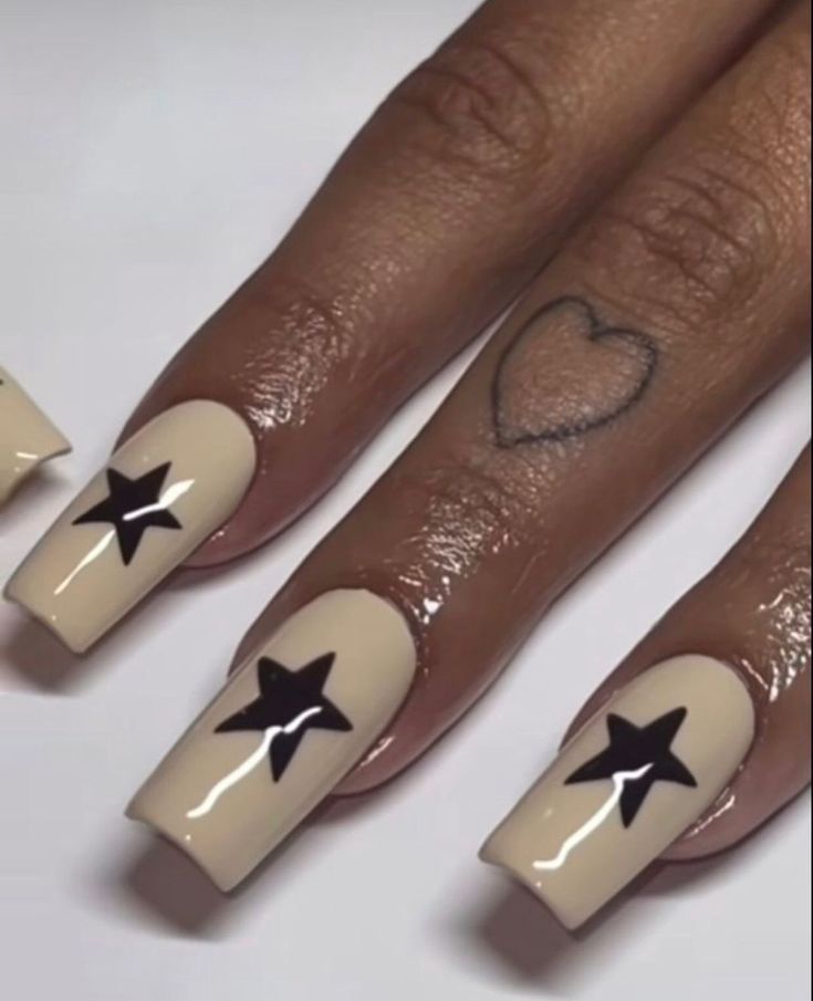 Emo Spring Nails, Blue Star Nail Designs, Y2k Aesthetic Nails Short, Pretty Nails Simple Acrylic, Acrylic Nails With Stars, Acrylic Nails Stars, Nail Ideas Stars, Grunge Nails Ideas, Nail Inspo Stars