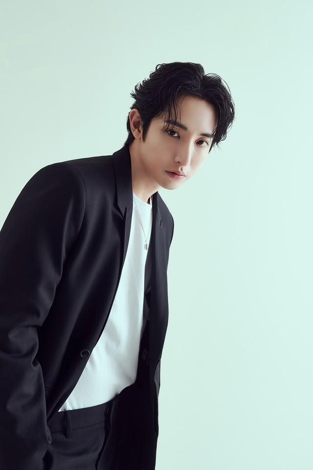 #leesoohyuk #korean #koreanactor #photoshoot #photography Lee Soo Hyun, Lee Soohyuk, Lee Soo Hyuk, Lee Hyuk, Dream Cast, Korean Male Actors, Handsome Asian Men, Lee Soo, Lee Dong Wook