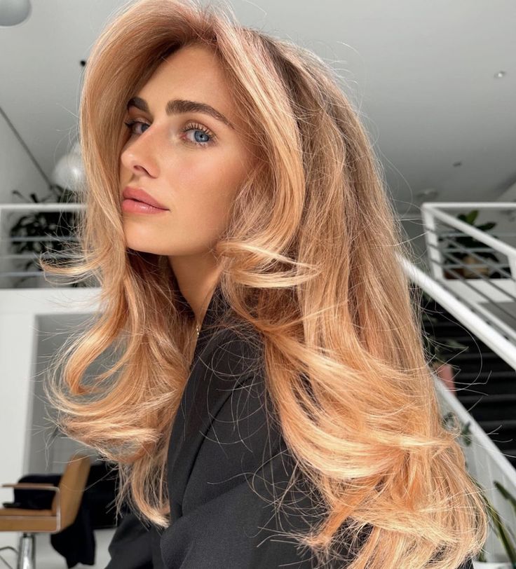 Layered Hair Around Face, Strawberry Blonde Blowout, Warm Blond, Apricot Hair, Peach Hair Colors, Butterfly Haircut, Strawberry Blonde Hair Color, Butterfly Cut, Lighter Hair