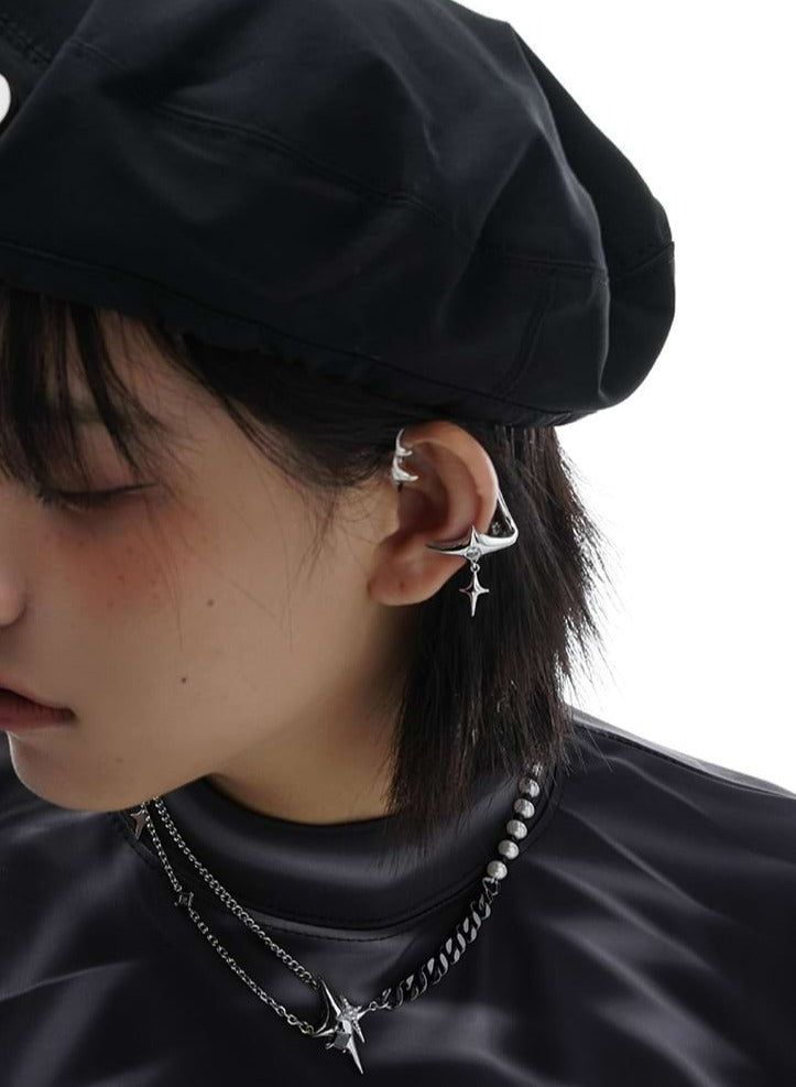 The Multi Star Ear Cuff is designed to be worn in one ear or both, making it a versatile accessory. Wear it with other earrings and accessories for a casual, fashionable look. With its unique, star-shaped design, this ear cuff adds an extra touch of style to any look.
Gender: UnisexMaterial: Stainless SteelLength: 6 cmWeight: 6.1g