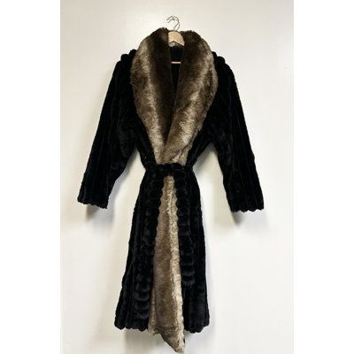 Features:Introducing our exquisite luxury faux fur jacket robe/coat, the epitome of elegance and sophistication. This coat is designed to make you look effortlessly stylish and luxurious in any setting, whether it's your daily life, wear to work, family gatherings, casual outings, dinner dates, vacations, cocktail parties, or even weddings. Its versatility makes it a perfect choice for any occasion, and it also serves as an ideal gift for your friends and family. Daily Life, Wear to Work, Family Mink Colored Faux Fur Outerwear For Evening, Formal Faux Fur Coat For Fall, Evening Faux Fur Coat For Fall, Faux Fur Lined Evening Coat For Fall, Evening Outerwear With Faux Fur Lining In Mink Color, Fall Evening Faux Fur Coat, Formal Winter Faux Fur Coat, Brown Winter Evening Outerwear, Winter Evening Faux Fur Coat