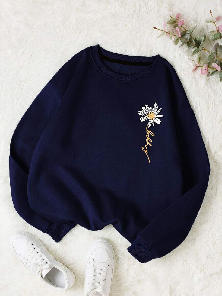 Sweatshirt Outfits Women, Printed Sweatshirts Women, Sweat Women, Stylish Hoodies, Cute Dress Outfits, Women Sweatshirts, Quick Outfits, Sweatshirt For Women, Easy Trendy Outfits