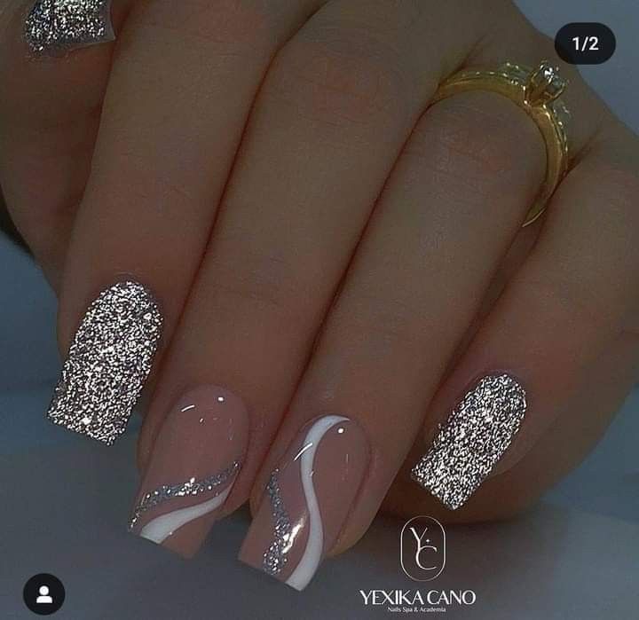 Elegant Touch Nails, Silver Nail Designs, Unghie Sfumate, Silver Glitter Nails, Nagellack Trends, Fancy Nails Designs, Silver Nail, Glitter Gel Nails, Pretty Nail Art Designs