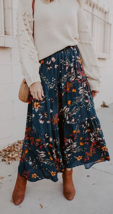 Skirt And Sweater, Peplum Tops, Mode Boho, Outfit Jeans, Mode Casual, A Skirt, Mode Inspo, Heidi Klum, Maxi Skirts