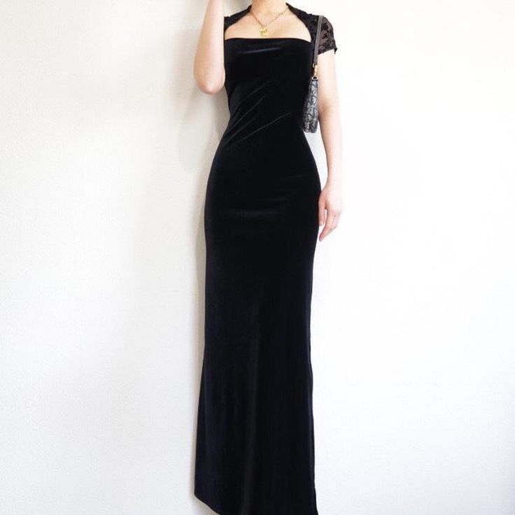 Black Velvet Maxi Dress, Black Velvet Gown, Velvet Maxi Dress, Velvet Gown, Velvet Maxi, Prom Dress Inspiration, Maxi Dress Prom, Pretty Prom Dresses, Gown Prom