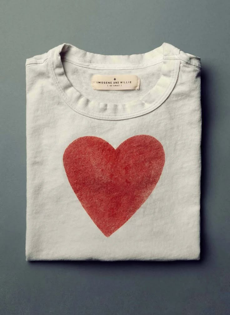 the "heart" tee – imogene + willie Quoi Porter, Heart Tee, 가을 패션, Mode Vintage, Mode Inspiration, Outfit Casual, Fit Check, Vintage Tees, Fit Inspo