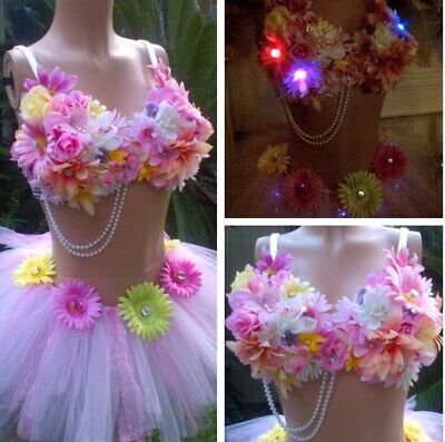 Bra is covered with Flowers and Rhinestones, in all colors and LED make this outfit AMAZING! Perfect for a Party, RAVE or HALLOWEEN NIGHT! SOO SEXY! YOU will standout in this beautiful outfit! Bra sizes : 32 A B C D DD. Outfit Edc, Decorated Bras, Rave Bras, Rave Fits, Led Flower, Rave Bra, Theatre Costumes, A B C D, Theme Halloween