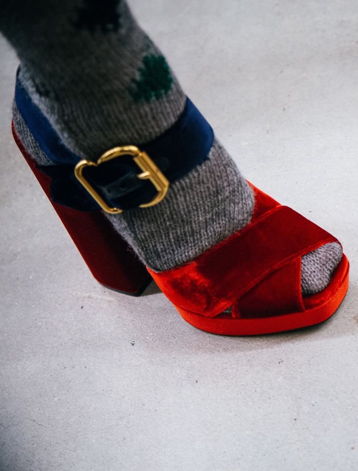 Backstage at the Prada Fall Winter 2016 show Red Black Green, Socks And Heels, Miuccia Prada, Open Toe Shoes, Shoes Woman, Crazy Shoes, Shoe Obsession, Shoe Lover, Suede Shoes