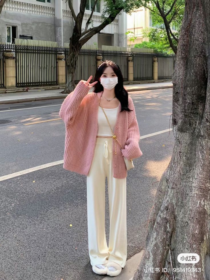 Modest Soft Girl Outfits, Korean Spring Outfits, Soft Girl Aesthetic Outfit, Winter Outfits Korean, Cute Korean Outfits, Korean Style Outfits, Celana Kargo, Soft Feminine Outfits, How To Have Style