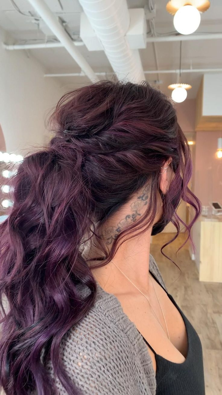 Eggplant Colored Hair, Pelo Color Vino, Purple Brown Hair, Violet Hair Colors, Hair Color Plum, Dark Purple Hair, Plum Hair, Wine Hair, Violet Hair