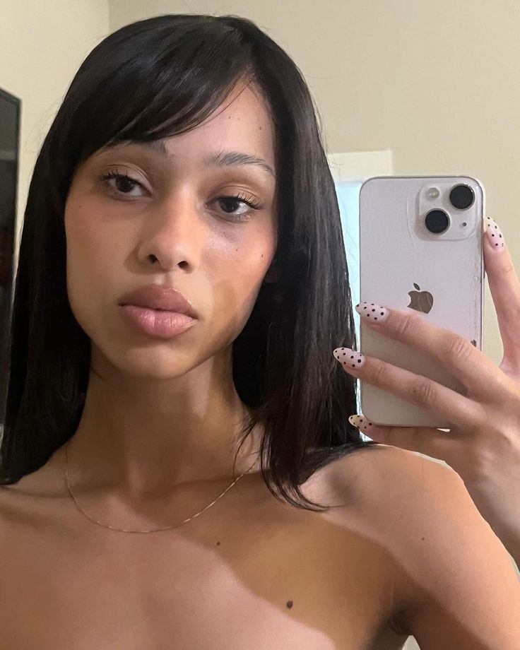 Rose Milk, Face Makeup Tips, Heart Shape Box, Cindy Kimberly, Model Inspo, Lavender Buds, Brown Skin, Skin Makeup, Makeup Tips