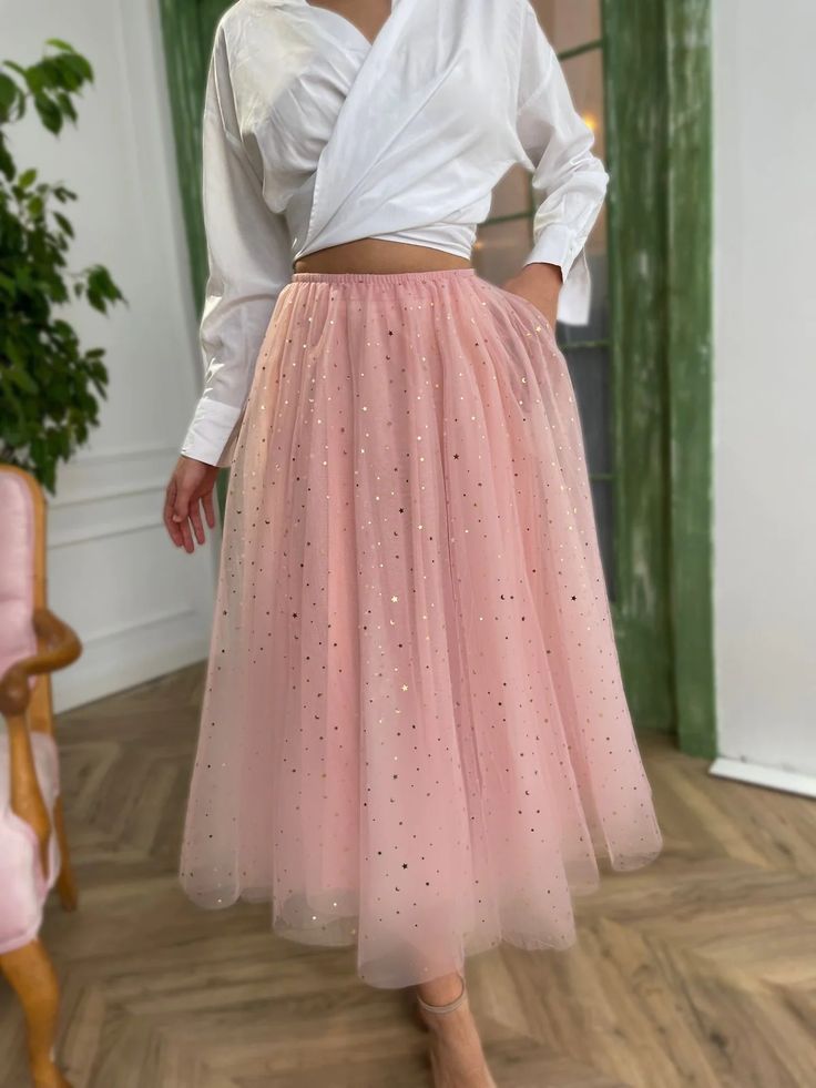 Night Gala Skirts | Teuta Matoshi Teuta Matoshi, Midi Length Skirts, Looks Vintage, Midi Length, Pink Roses, Fashion Inspo Outfits, Statement Pieces, Porter, Fashion Beauty