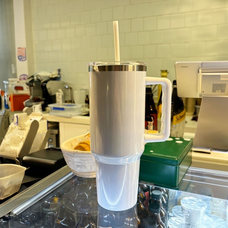 a blender sitting on top of a counter in a kitchen