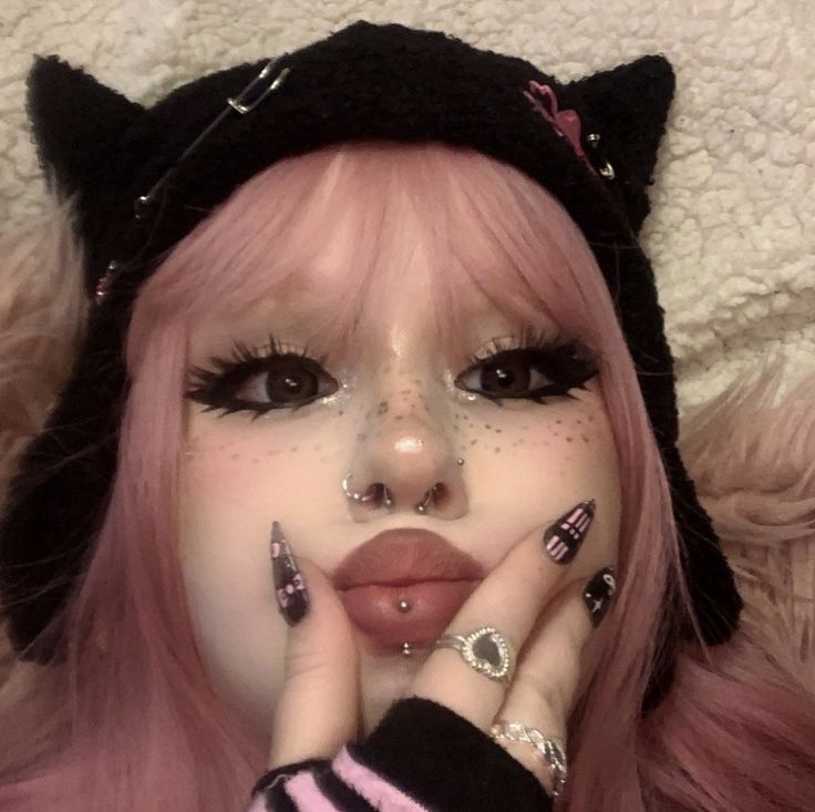 Egirl Makeup Soft, Egirl Makeup Goth, Egirl Makeup Looks, Harajuku Makeup, Goth Makeup Looks, Pastel Goth Makeup, E Girl Makeup, Egirl Makeup, Alt Makeup