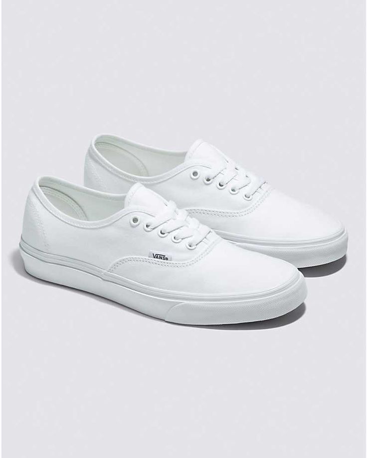 Vans All White, White Vans Outfit, Women White Shoes, All White Vans, Dream Quinceanera, White Vans Shoes, Tennis Vans, Vans Authentic Shoes, Low Top Vans