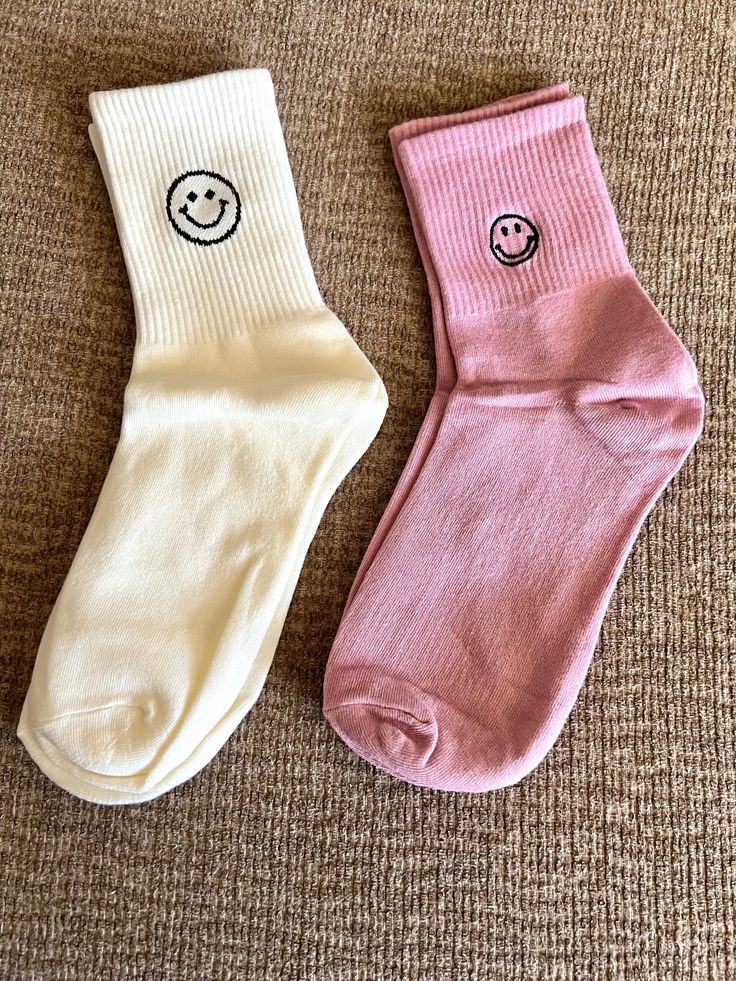 These adorable pink socks bright up your day with an sweet smile! Comfortable Pink Cotton Socks, Pink Comfortable Socks For Gift, Super Soft Comfortable Pink Socks, Comfortable Pink Socks For Gift, Comfortable Pink Socks For Gifts, Comfortable Pink Socks As A Gift, Comfortable Super Soft Pink Socks, Pink Super Soft Socks For Gift, Fun Pink Socks For Summer