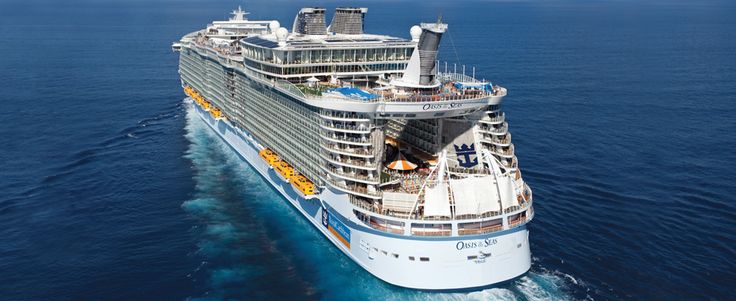 the royal caribbean cruise ship in the ocean