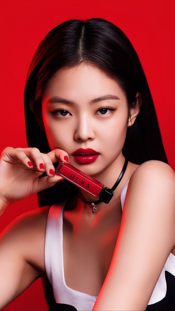 190219 herabeauty_official IG: Jennie Tiffany Pollard, Jennie Kim Blackpink, Jennie Lisa, Red Lipstick, Kim Jisoo, Blackpink Photos, Black Pink Kpop, Blackpink Fashion, Blackpink Rose