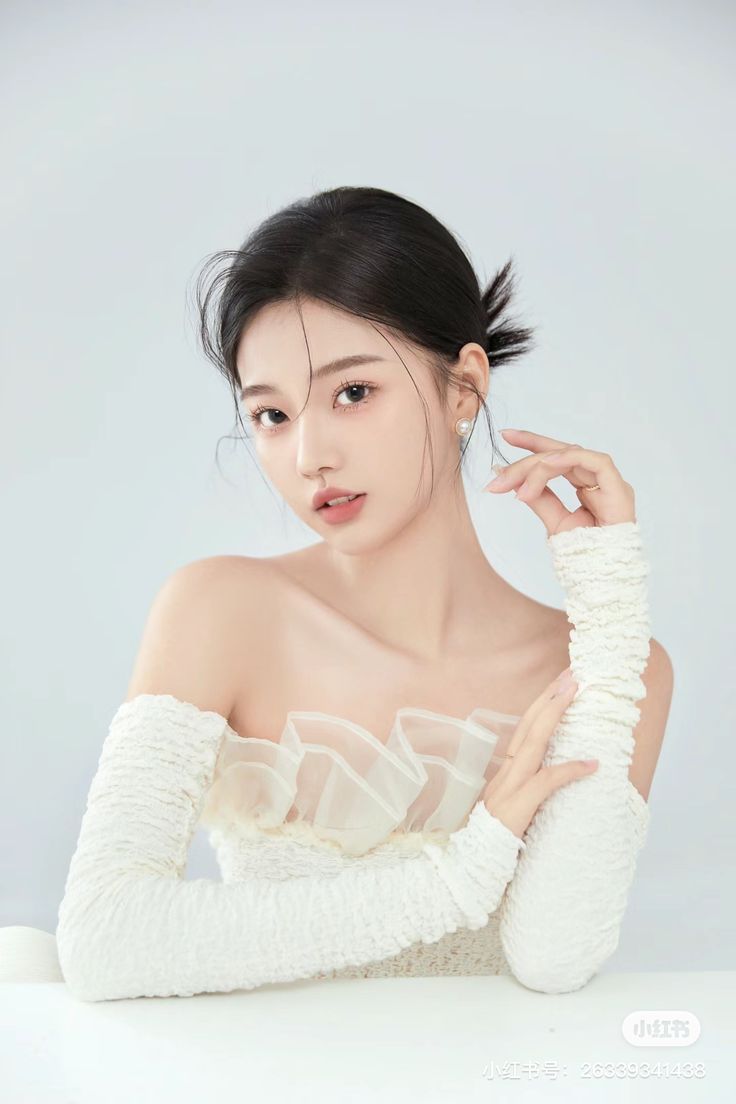 Korean Beauty Shoot, Front Body Reference, Profile Photoshoot, Korean Photoshoot, Debut Photoshoot, Skin Model, Business Photoshoot, 사진 촬영 포즈, Beauty Photoshoot