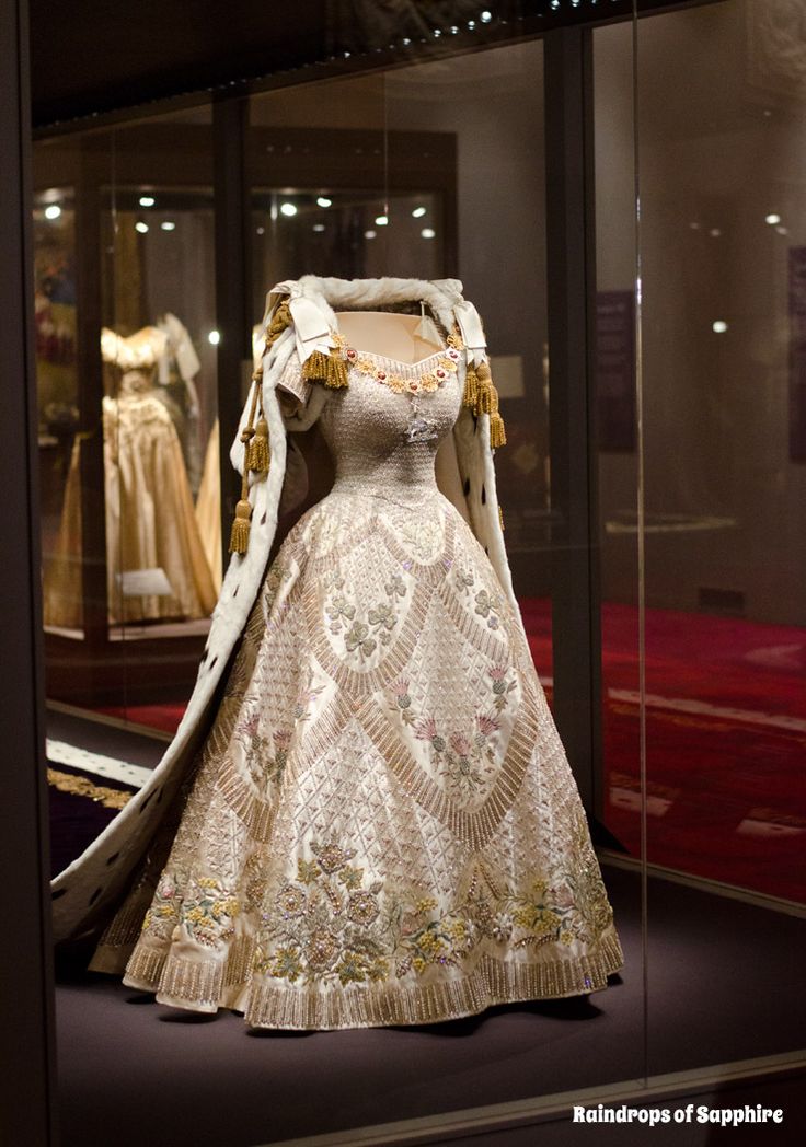 Queen Elizabeth II's Coronation Dress, designed by Norman Hartnell and Coronation Robe made by Ede and Ravenscroft and embroidered by the Royal School of Needlework, 1953. Coronation Gown, Coronation Robes, Royal Gowns, Queen's Coronation, Norman Hartnell, Historical Gowns, Coronation Dress, Royal Dresses, Antique Dress