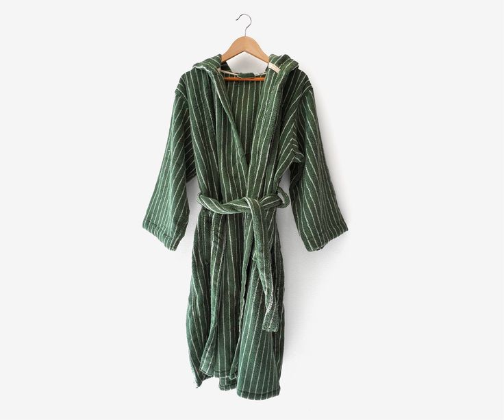 Plush Terry Robe Women's Bath Robe, Aesthetic Bath Robe, Bath Robe Aesthetic, Robes Aesthetic, Bathrobe Aesthetic, Green Bathrobe, Cute Robes, Terrycloth Robe, Bathrobes For Women